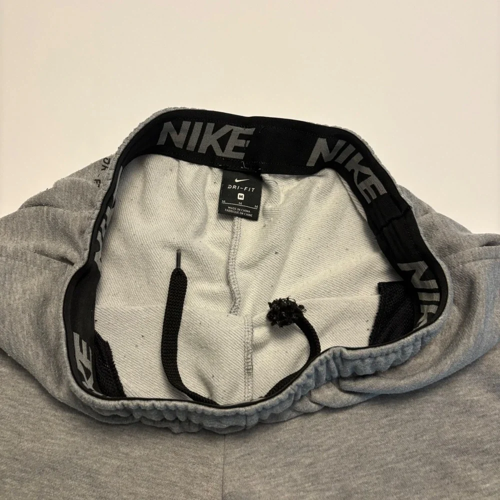 Nike Dri-FIT Sweatshorts Mens Medium Grey Athletic Basketball Swoosh Training